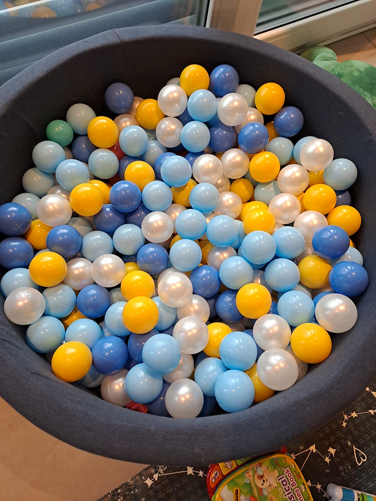 Tolles Spielzeug, Bälle etwas wenig