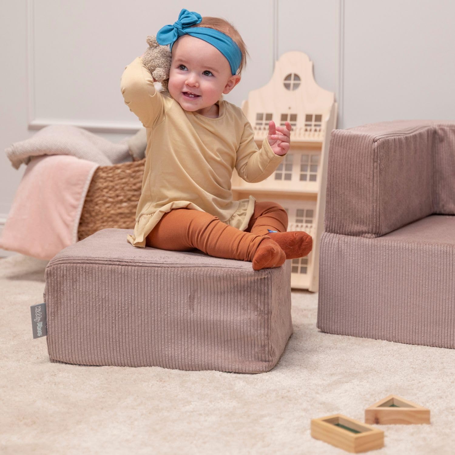 kiddymoon-set-aus-2-weichen-kinderpuffen-39x33x19-cm-gerippter-stoff-dunkelbeige image 4