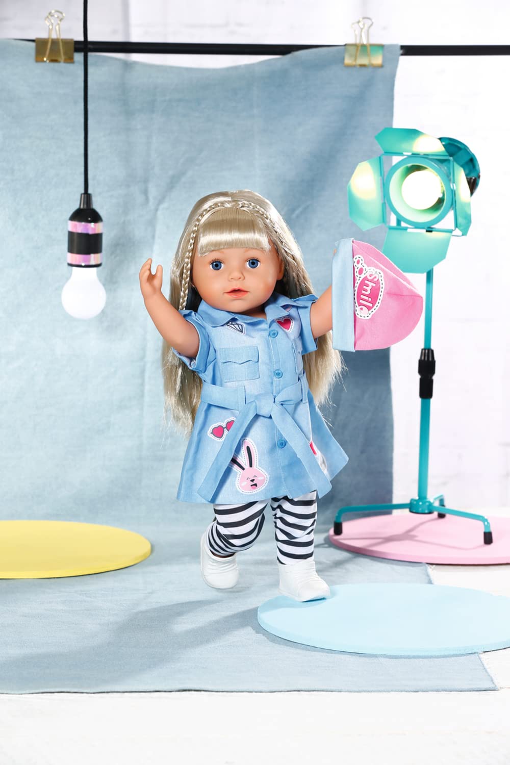 baby-born-deluxe-jeans-kleid-43cm-puppenkleidung-set-mit-leggings-m-tze-schuhen image 4
