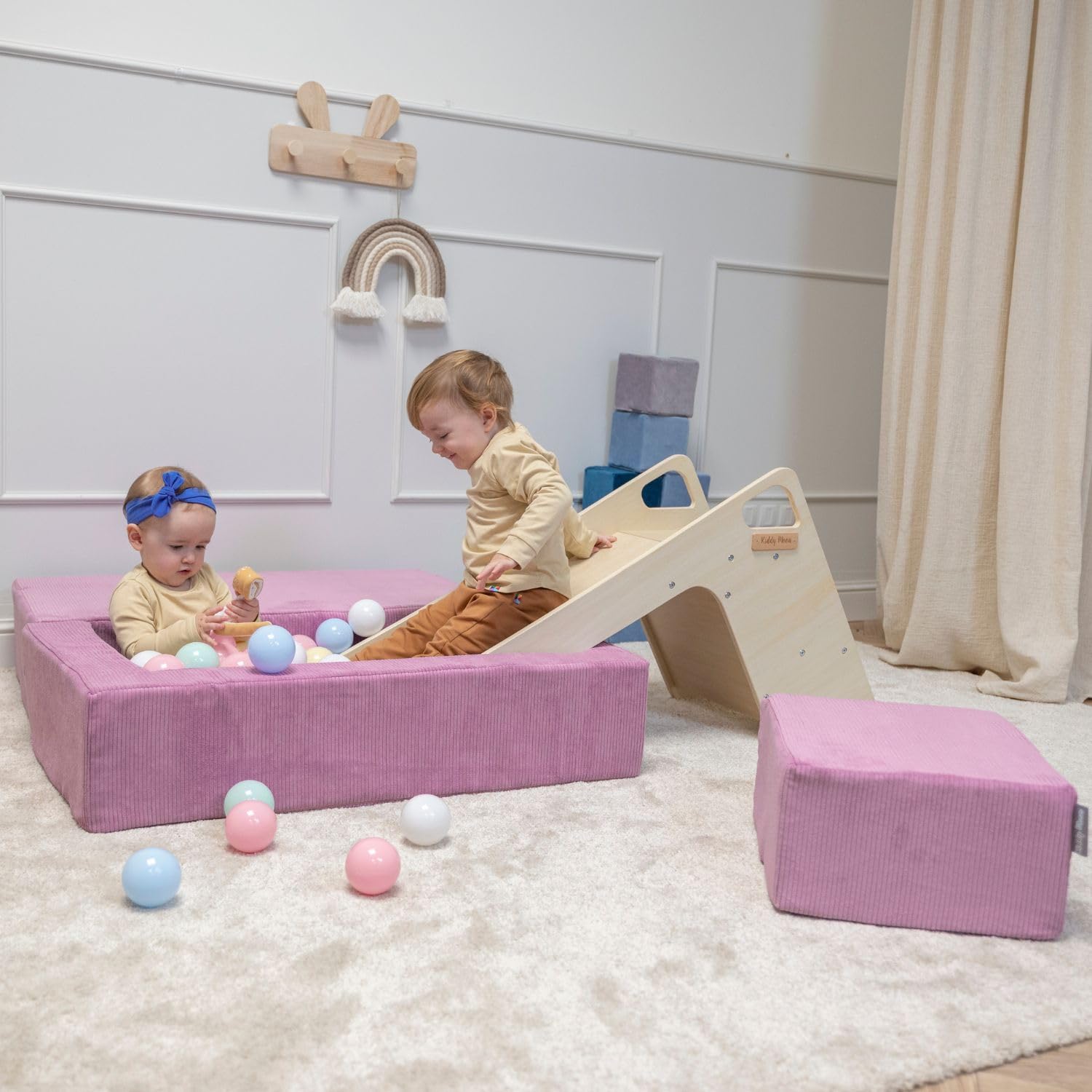 kiddymoon-kindersofa-mit-zwei-puffen-schaumstoff-sofa-gerippter-stoff-rosa image 7