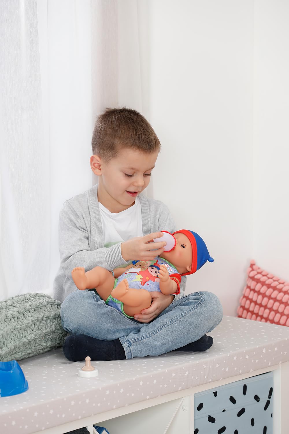 baby-born-jonas-43-cm-jungenpuppe-mit-10-funktionen-und-magischem-teller image 8