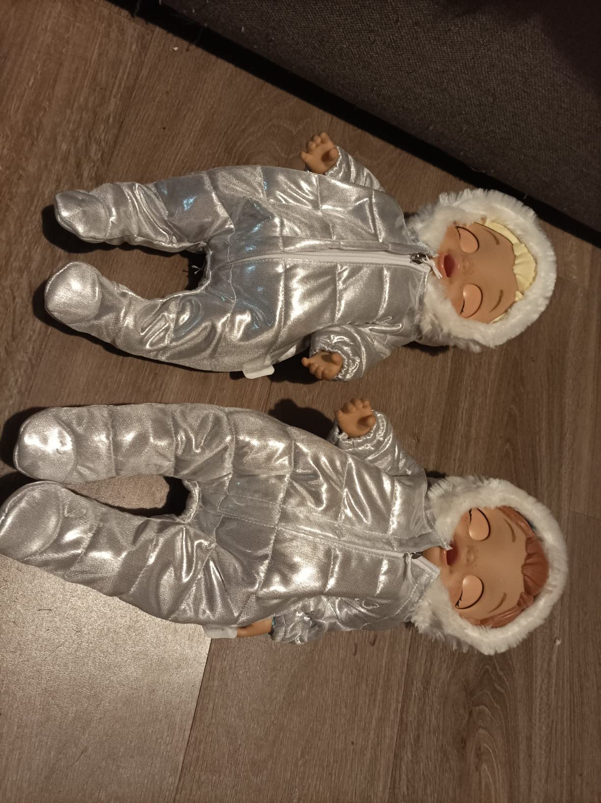 Wunderschöner Schneeanzug für Lina-Puppe