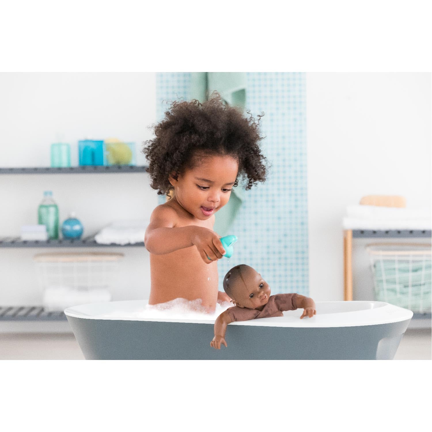corolle-mon-premier-poupon-badebaby-alyz-e-30cm-badepuppe-mit-badetier image 5