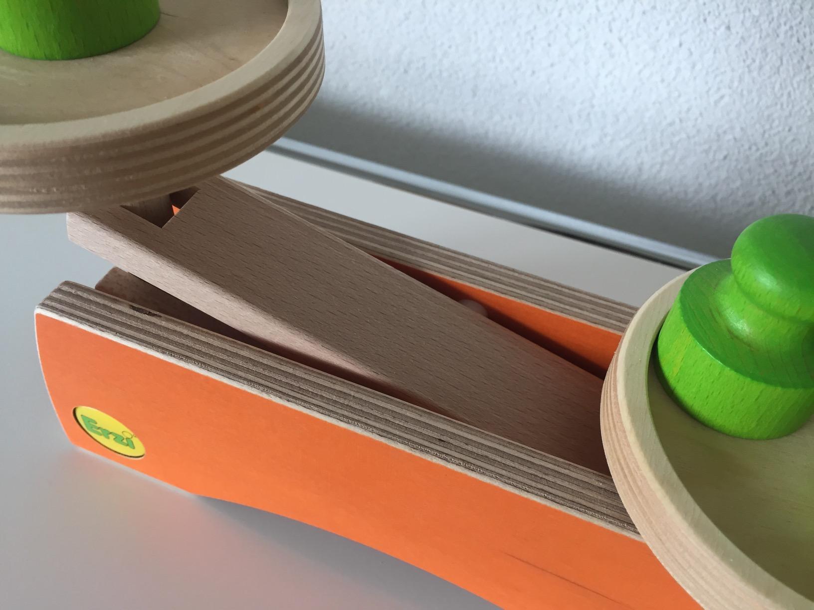 Schönes Holzspielzeug mit Lerneffekt
