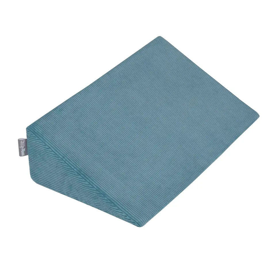 kiddymoon-zwickel-keilkissen-aus-schaumstoff-67x39x19-cm-in-blau image 1