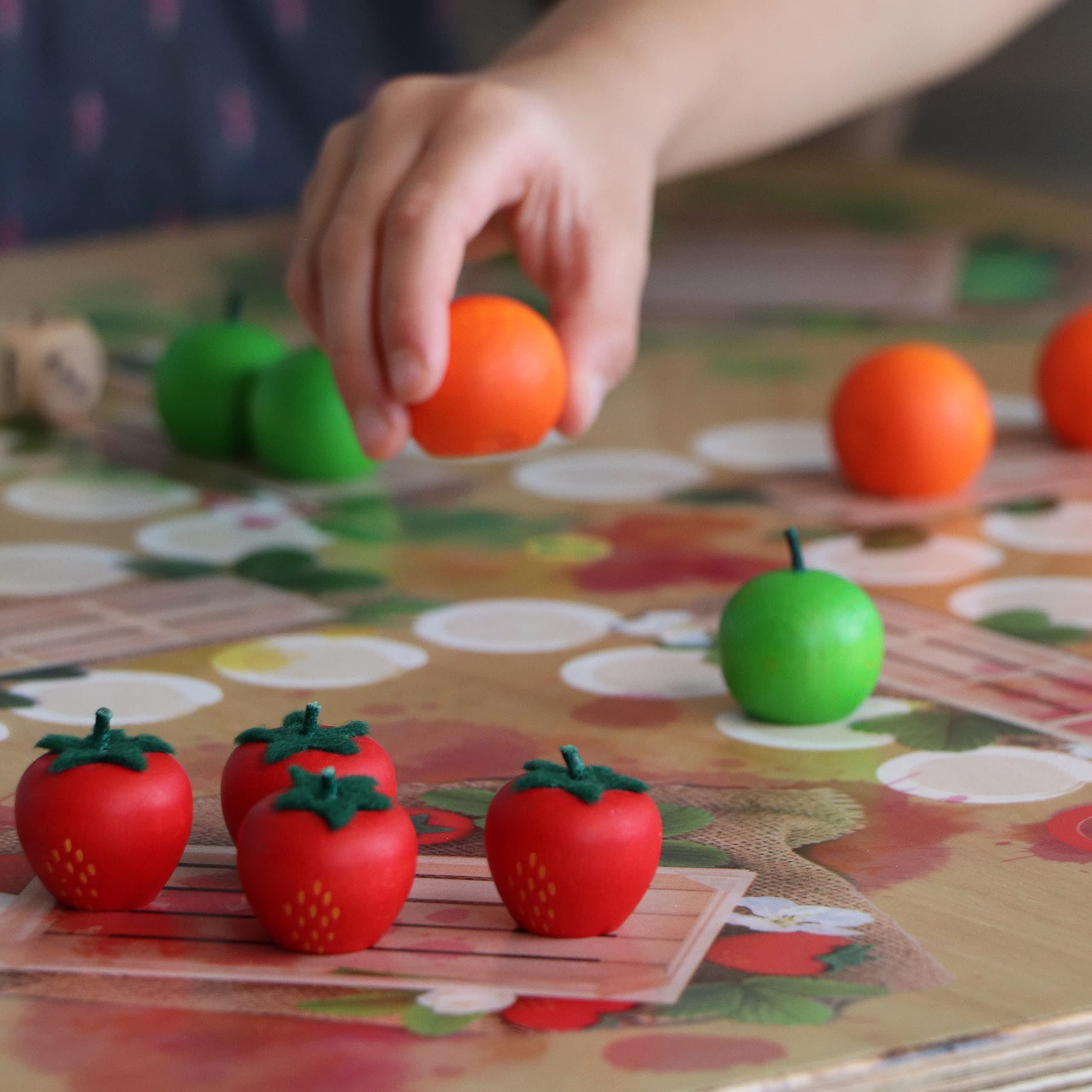 erzi-42488-spieltisch-fr-chtchen-rgere-dich-nicht-spieltisch-mit-spielfiguren image 4