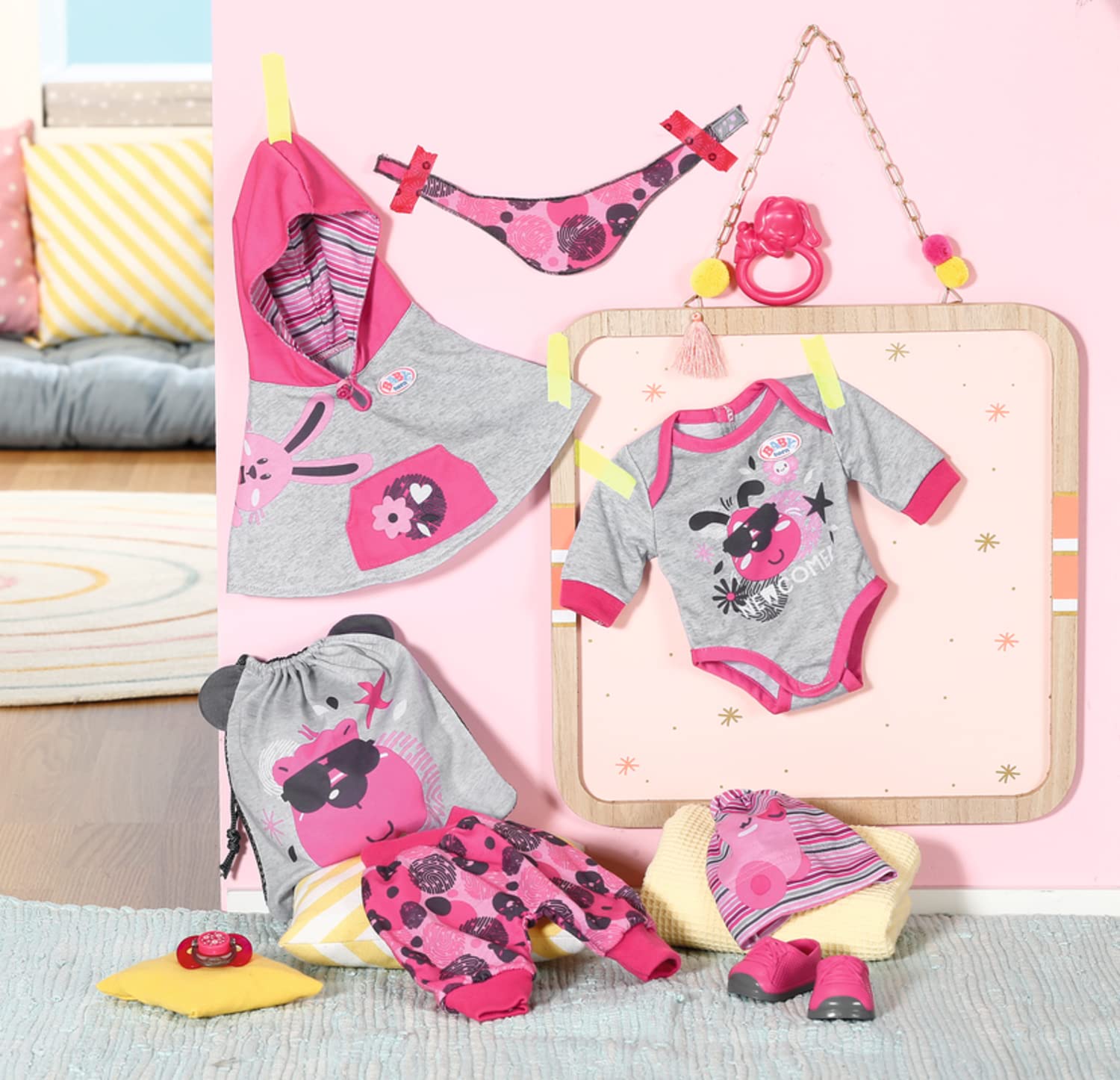 baby-born-erstausstattung-9-teiliges-bekleidungsset-grau-rosa-f-r-43-cm-puppen image 4