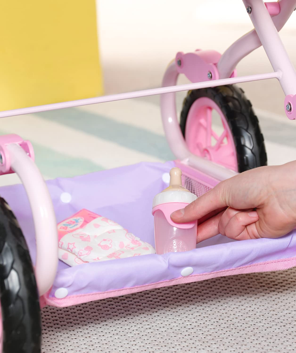 baby-born-deluxe-pram-puppenwagen-mit-verstellbarem-griff-und-wickeltasche-f-r-3 image 7