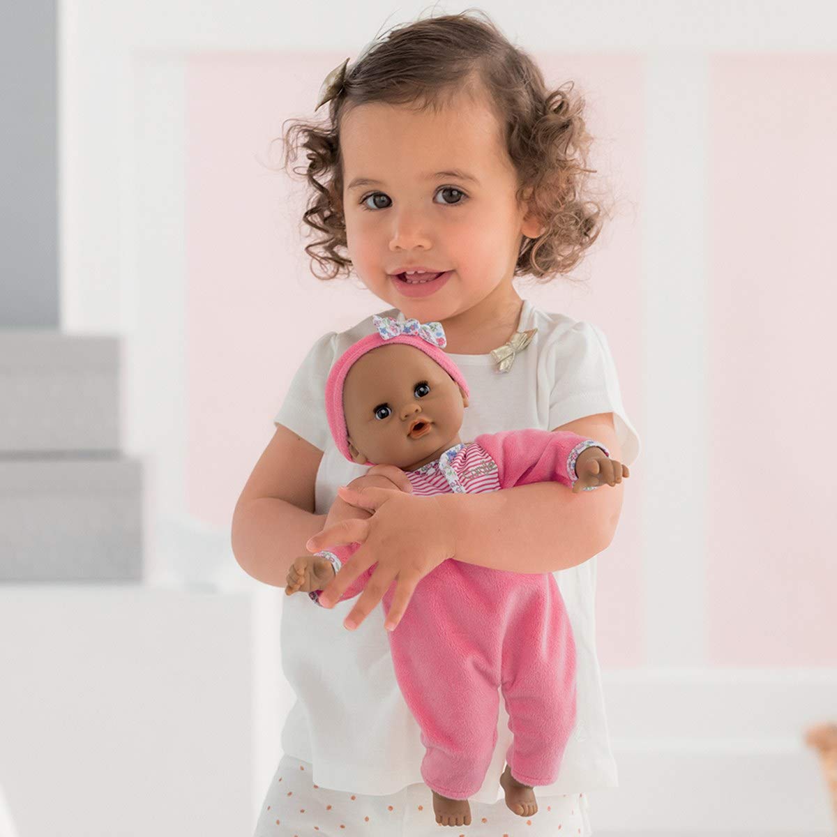 corolle-9000100300-mon-premier-poupon-calin-maria-30cm-weichk-rperpuppe-mit-vani image 2